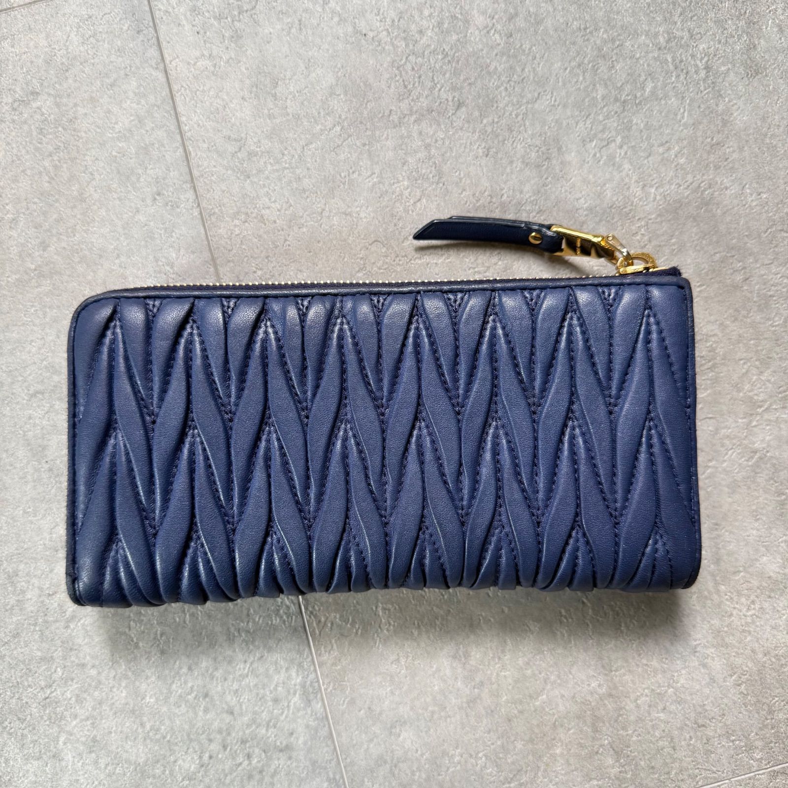 美品 MIU MIU ミュウミュウ マテラッセ レザー L字ファスナー長財布