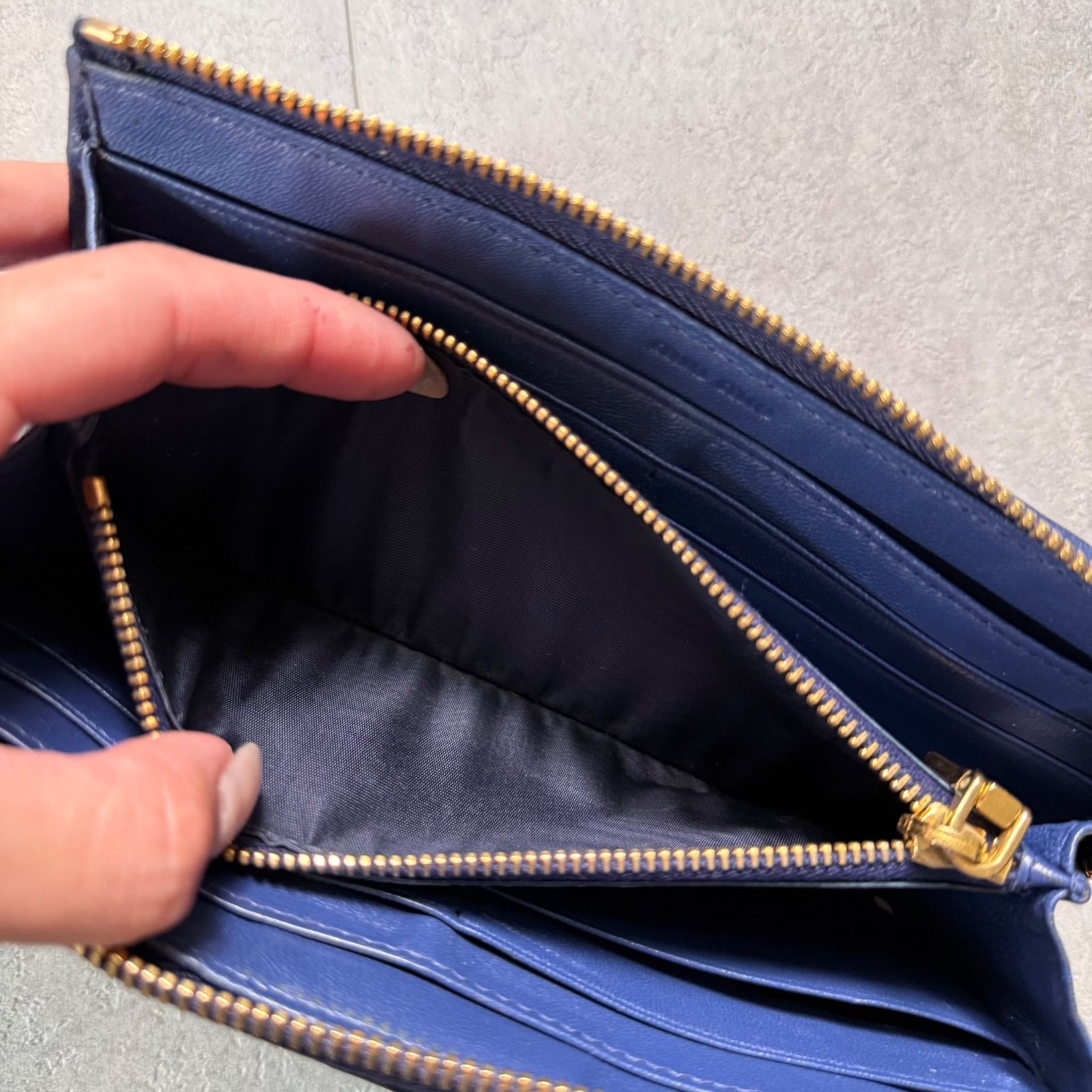 美品 MIU MIU ミュウミュウ マテラッセ レザー L字ファスナー長財布