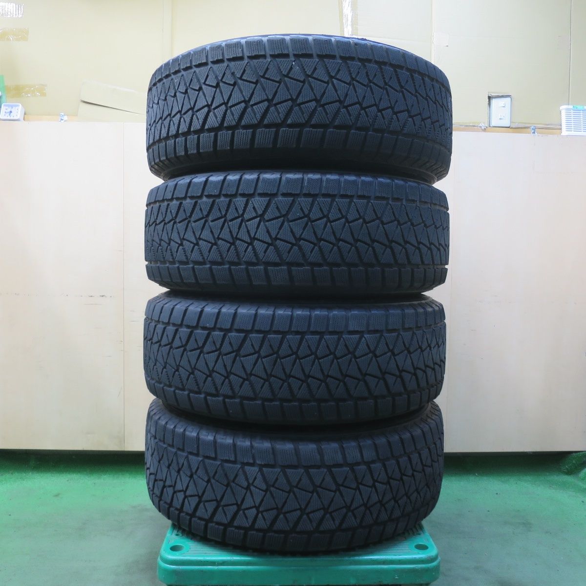キレイ★KEELER FORCE 265/65R17 スタッドレス ブリヂストン ブリザック DM-V2 キーラーフォース 17インチ PCD139.7/6H★6051407イス