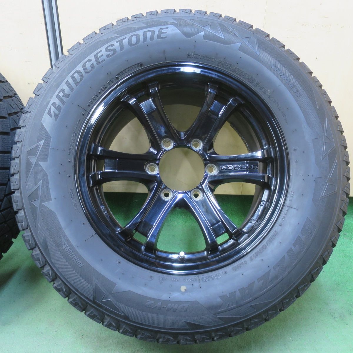 キレイ★KEELER FORCE 265/65R17 スタッドレス ブリヂストン ブリザック DM-V2 キーラーフォース 17インチ PCD139.7/6H★6051407イス