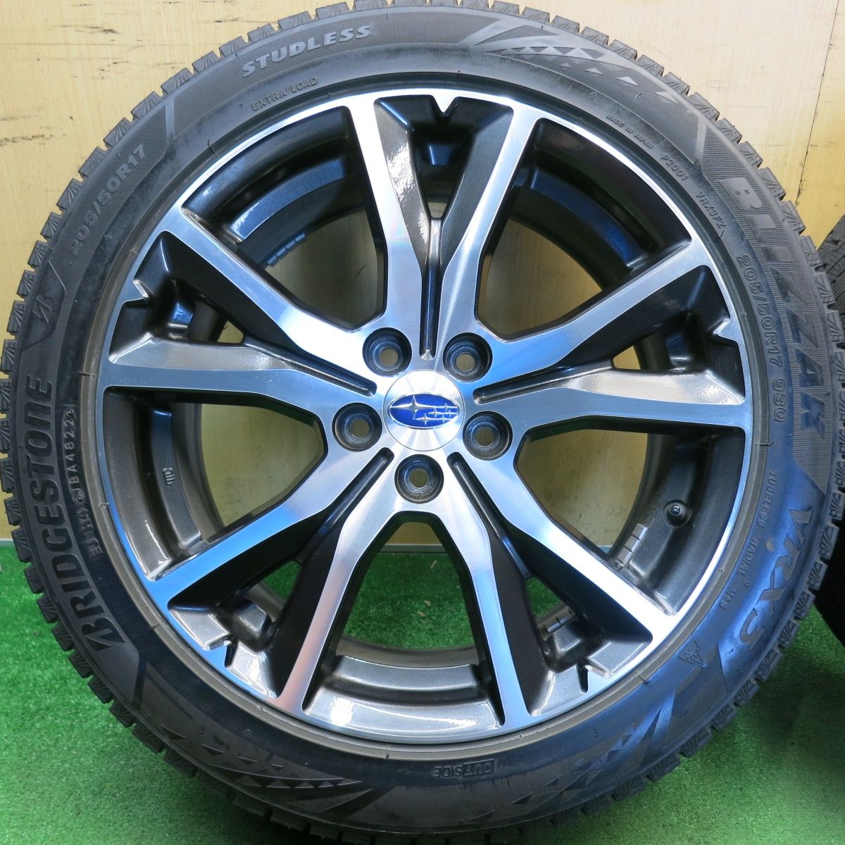バリ溝!22年!9.5分★スバル インプレッサ スポーツ 純正 205/50R17 スタッドレス ブリヂストン ブリザック VRX3 17インチ PCD100/5H★6051713HAス バリ溝!22年!9.5分★スバル インプレッサ スポーツ 純正 205/50R17 スタッドレス ブリヂストン ブリザック VRX3 17インチ PCD100/5H★6051713HAス