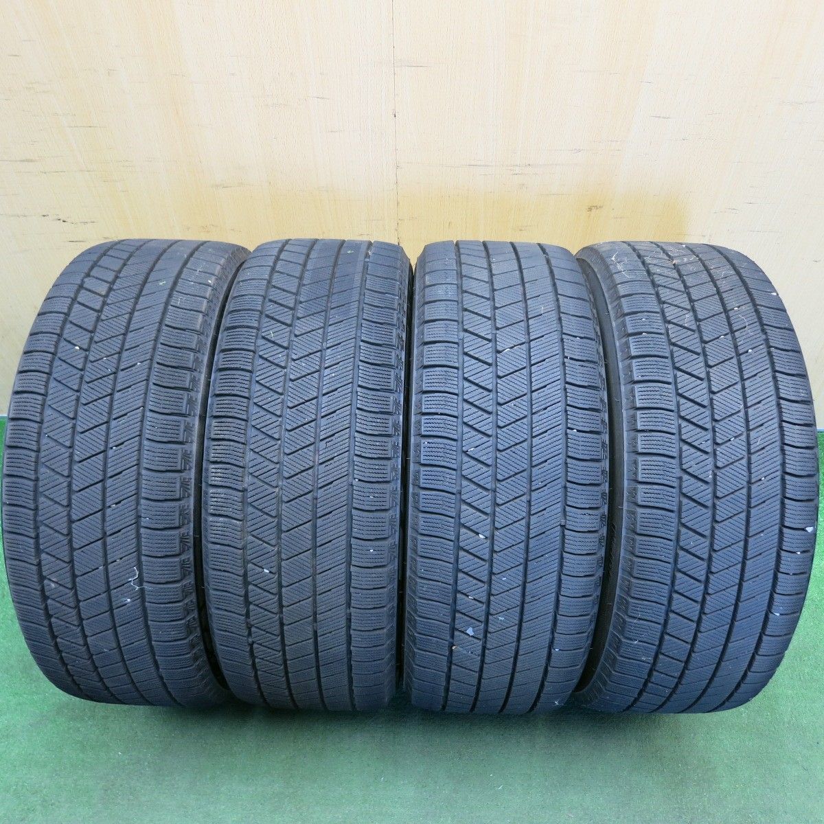 バリ溝!22年!9.5分★スバル インプレッサ スポーツ 純正 205/50R17 スタッドレス ブリヂストン ブリザック VRX3 17インチ PCD100/5H★6051713HAス バリ溝!22年!9.5分★スバル インプレッサ スポーツ 純正 205/50R17 スタッドレス ブリヂストン ブリザック VRX3 17インチ PCD100/5H★6051713HAス