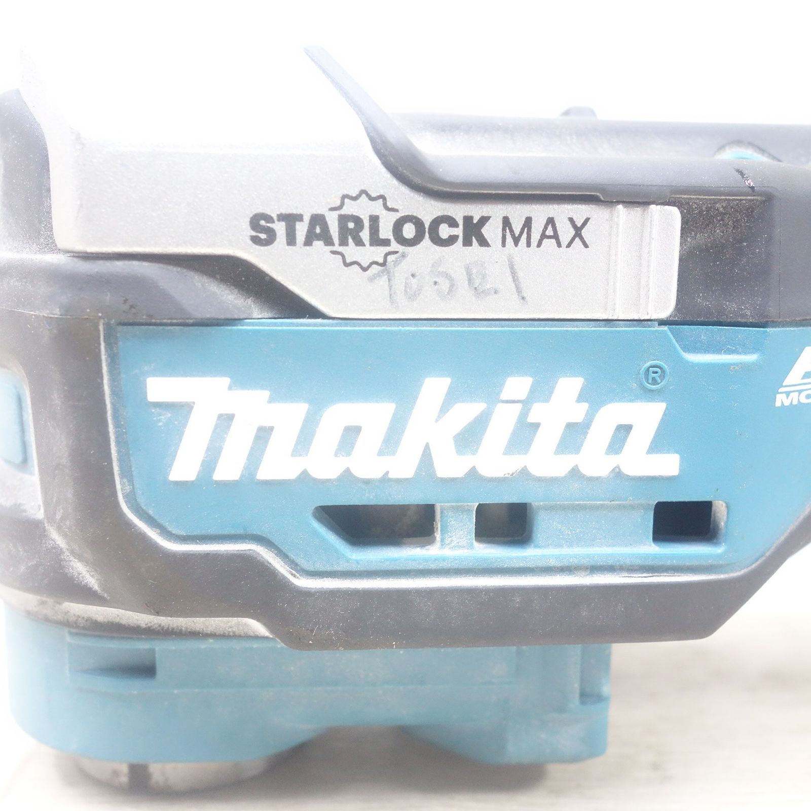 [送料無料] ◆マキタ 充電式 マルチ ツール TM52D 電動 工具 切断 剥離 研削 研磨 コードレス 18V makita◆