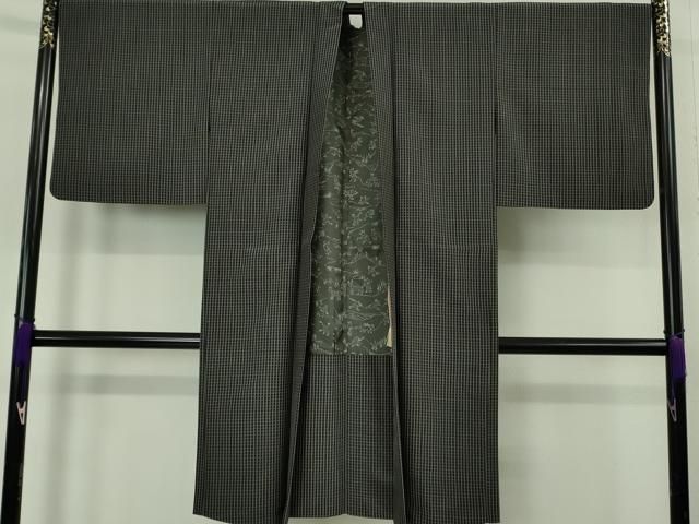 平和屋着物∞極上　長羽織　格子　黒×消炭色　羽裏・鳥獣戯画　羽織紐付き　逸品　DZAB6372kh6