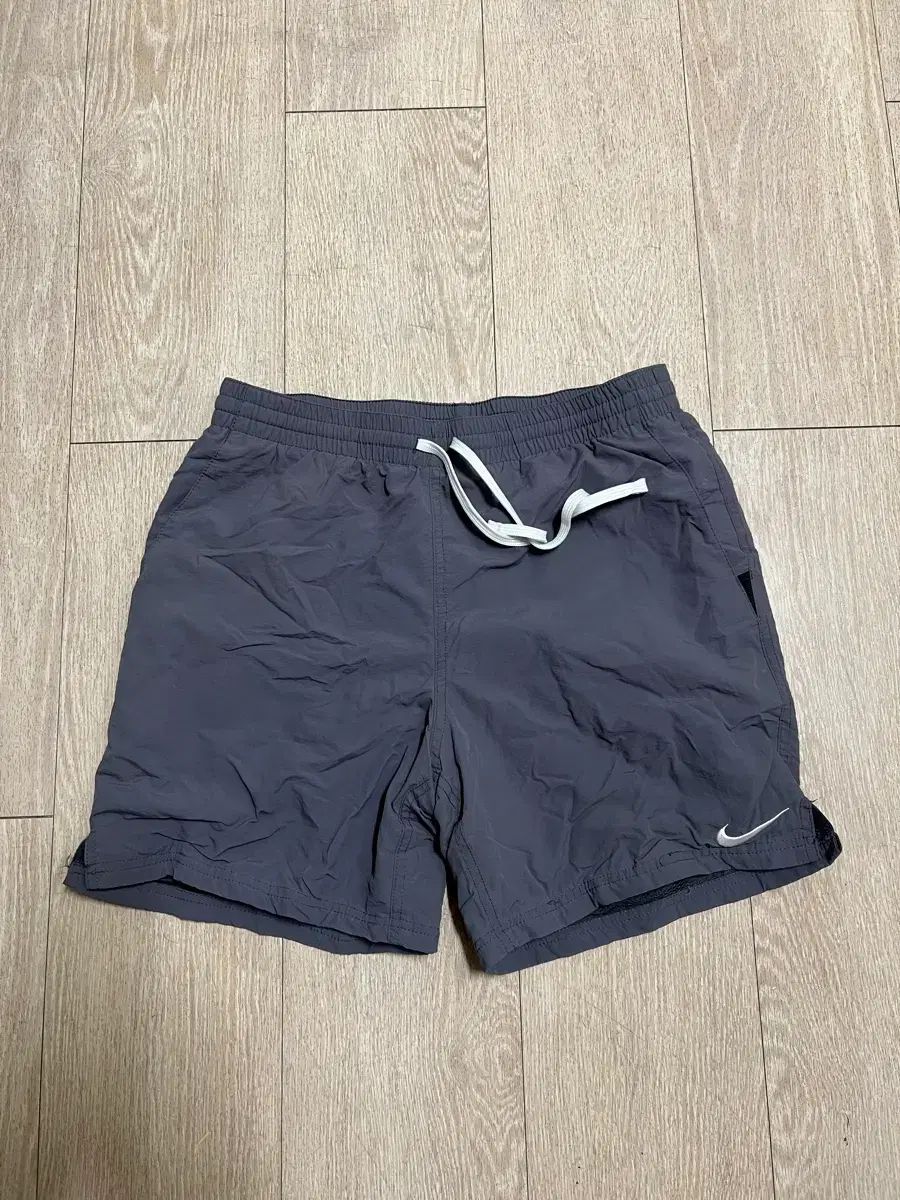 ナイキ スウッシュ ハーフパンツ グレー L