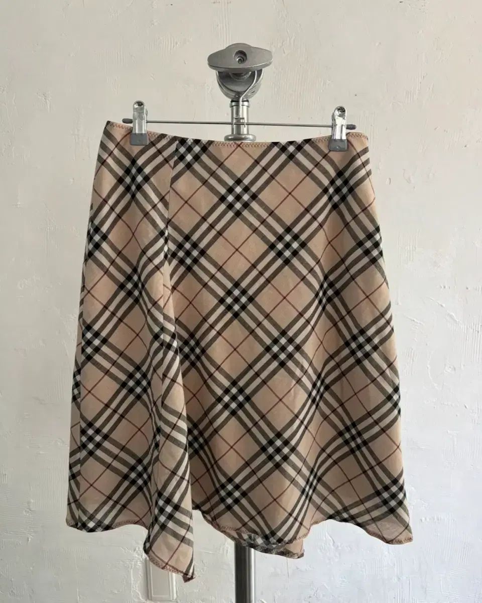 BURBERRY バーバリー ベージュ フリル ノヴァチェック ミディ スカート