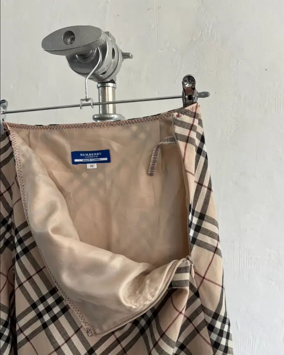 BURBERRY バーバリー ベージュ フリル ノヴァチェック ミディ スカート
