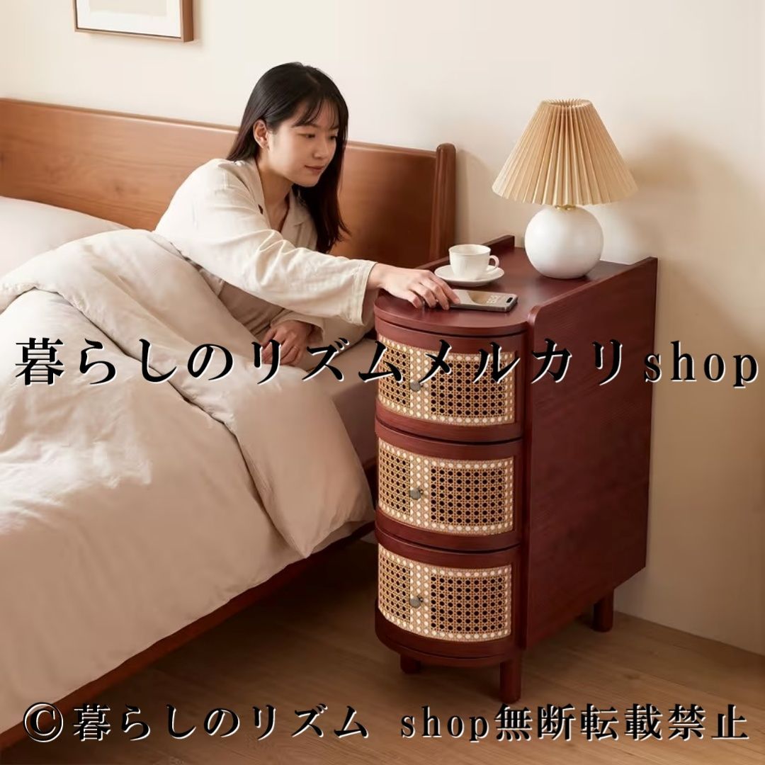 引き出し 3段 ナイトテーブル 木製脚 ベッドサイドテーブル 収納ラック 丸角デザイン コンパクト キャビネット サイドチェスト 韓国風 インテリア 寝室収納 リビング収納 木目調 天然風 おしゃれ モダン ナチュラル 高級感 小物収納 ソファ横収納