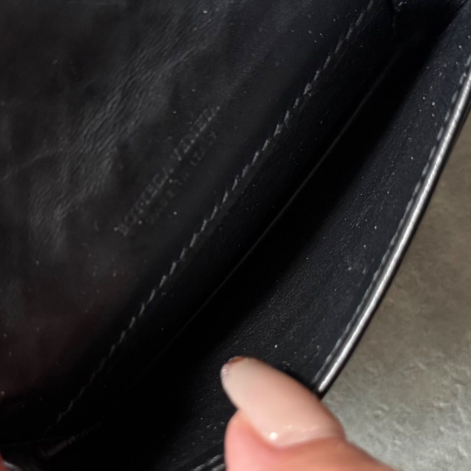 BOTTEGA VENETA ボッテガヴェネタ イントレチャート 名刺入れ カードケース 二つ折り レザー 革 ブラック メンズ レディース