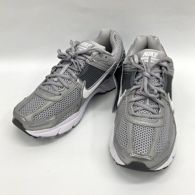 NIKE ナイキ ZOOM VOMERO 5 Cool Grey FJ4151-003 スニーカー 26.5cm 美品 ローカット シューズ ストリート メンズ グレー シルバー 靴 ★411