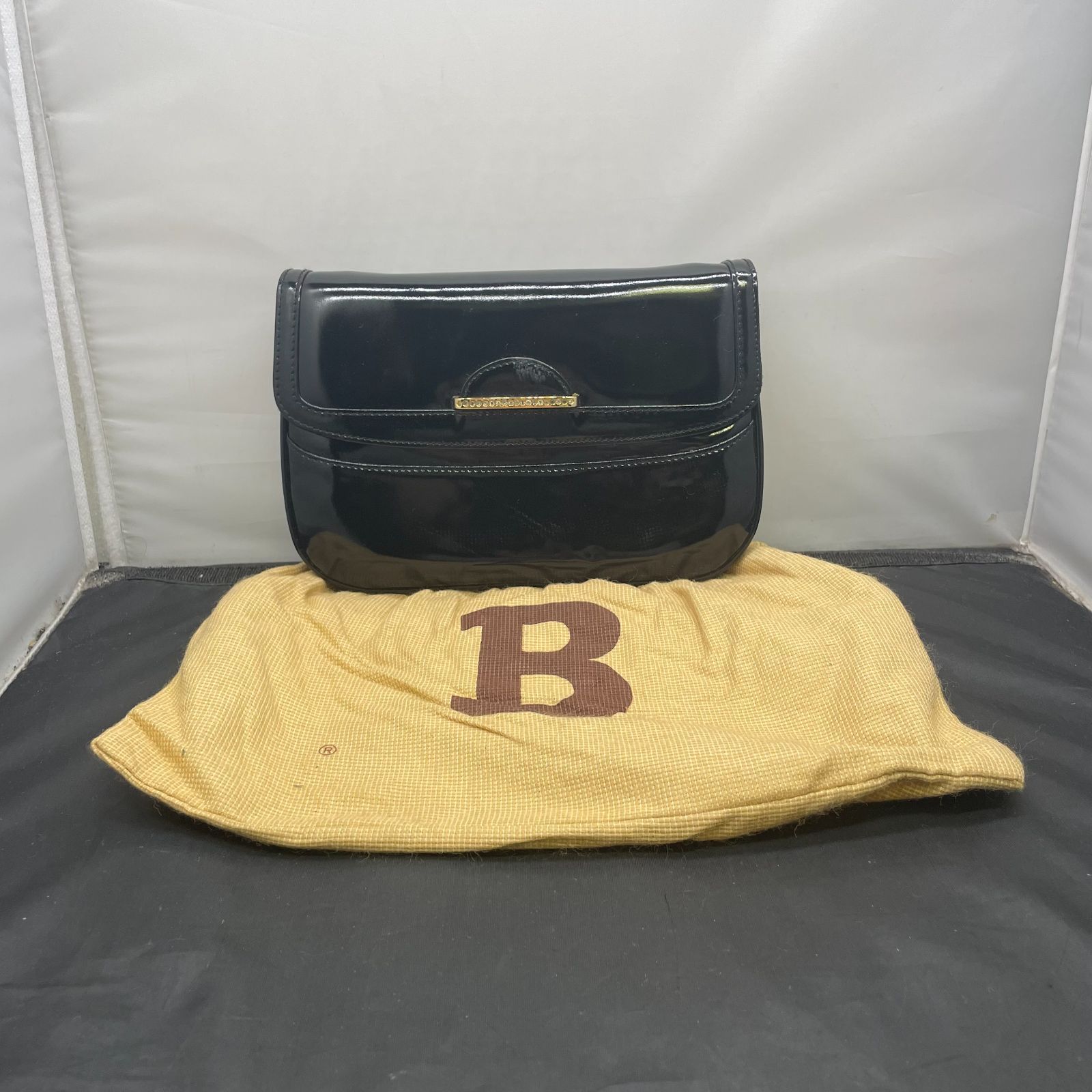 バリー 　 ショルダーバッグ B25113903