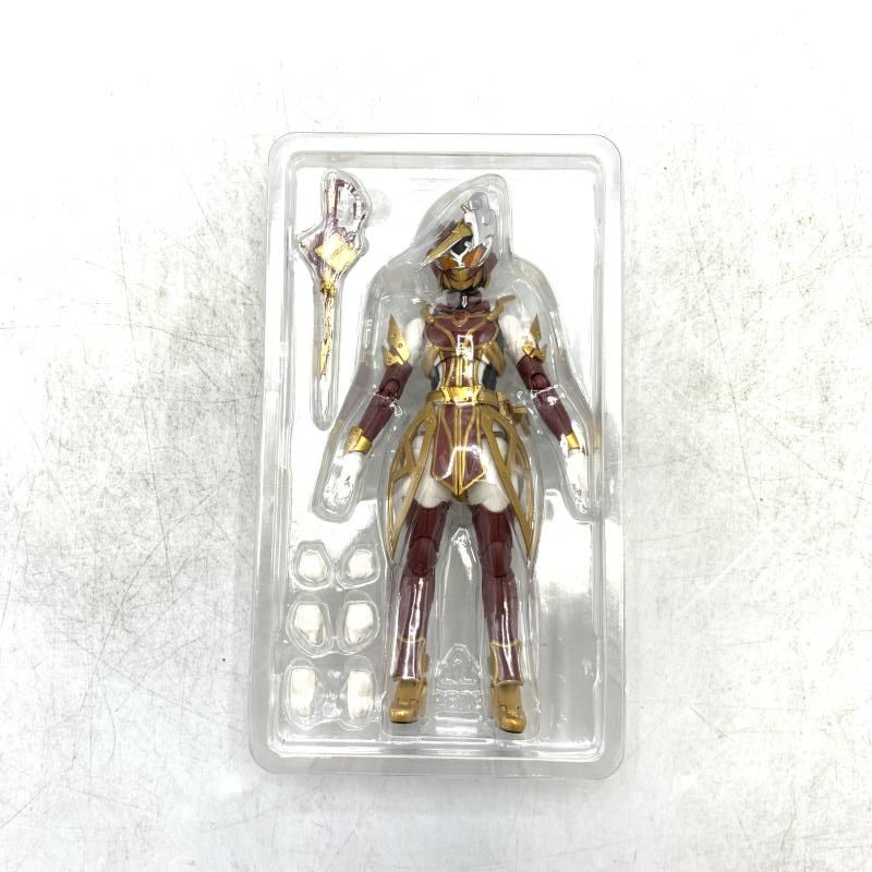 中古】開封)S.H.Figuarts 仮面ライダーサーベラ 昆虫大百科[69] - メルカリ