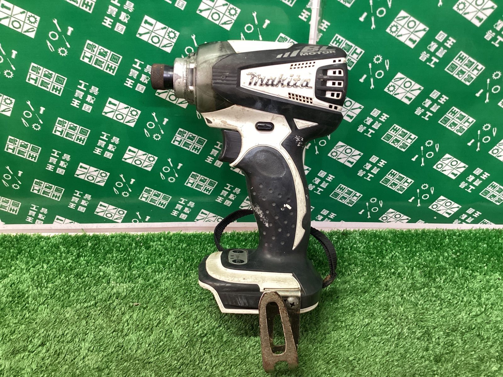 makita(マキタ) 14.4v充電式インパクトドライバ 白(本体のみ) TD133DZW / IT6BNBJRCSKW