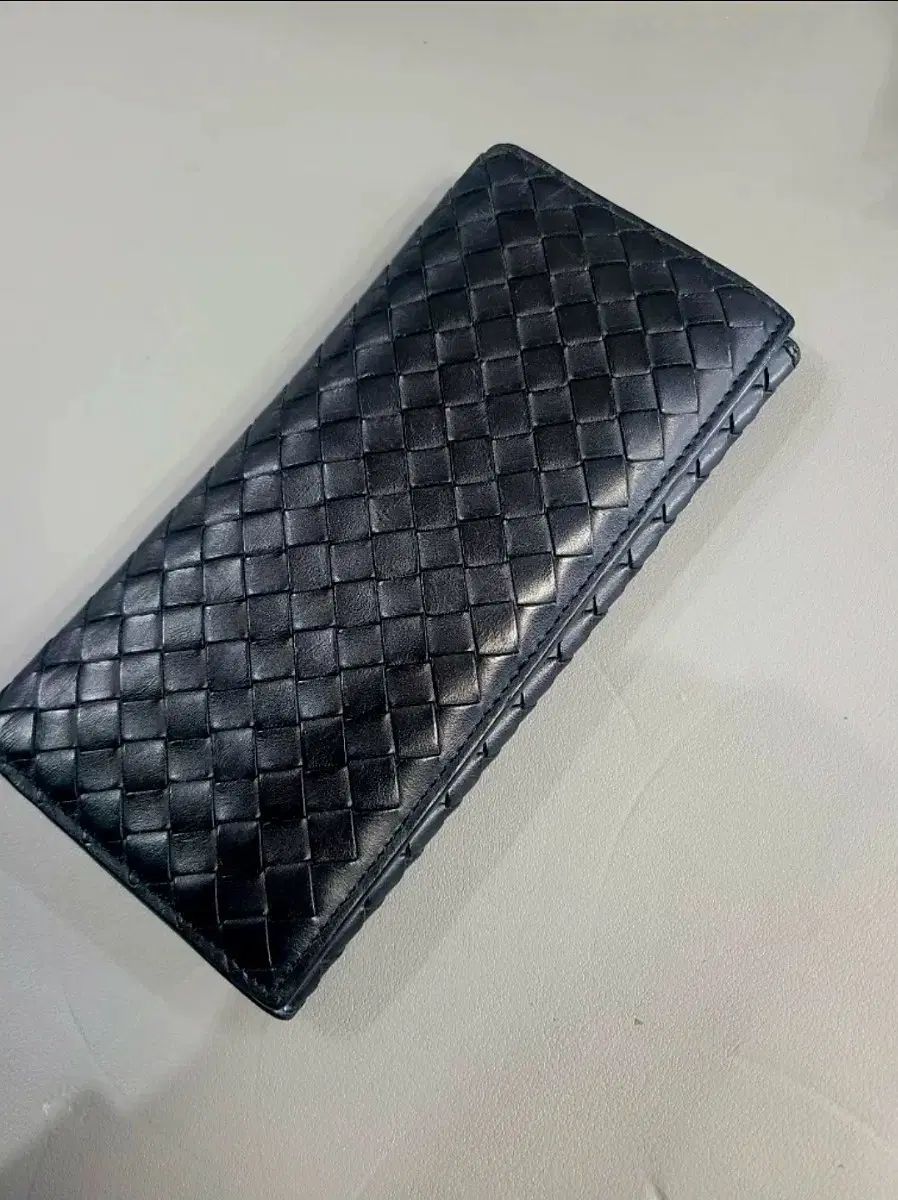 ボッテガ・ヴェネタ 長財布 正規品 出品