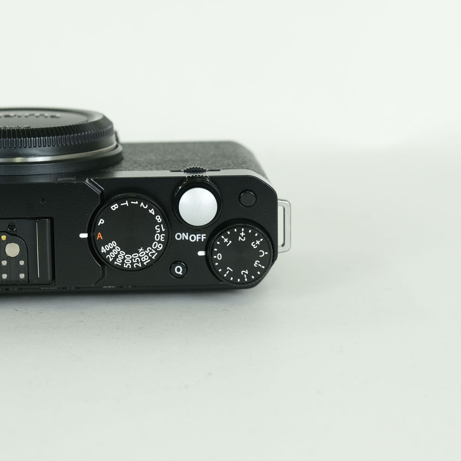 美品 | シャッター数3,637回] FUJIFILM X-E4 [ボディ ブラック