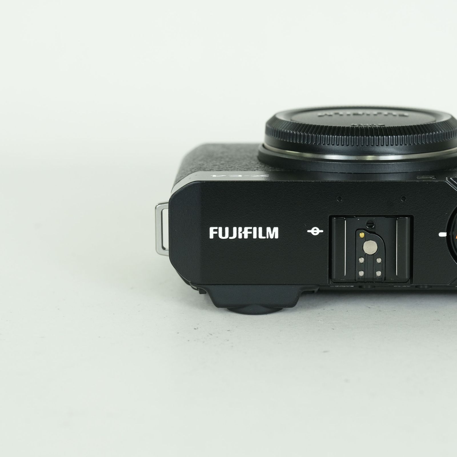 FUJIFILM X-E4 ボディ シルバー シャッター回数：4659回 美品 | シャッター数3,637回] FUJIFILM X-E4 [ボディ ブラック
