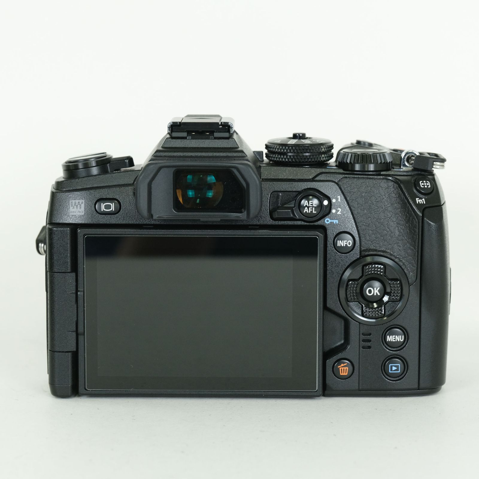 美品 | シャッター数1,573回｜バッテリー2個付] OLYMPUS OM-D E-M1