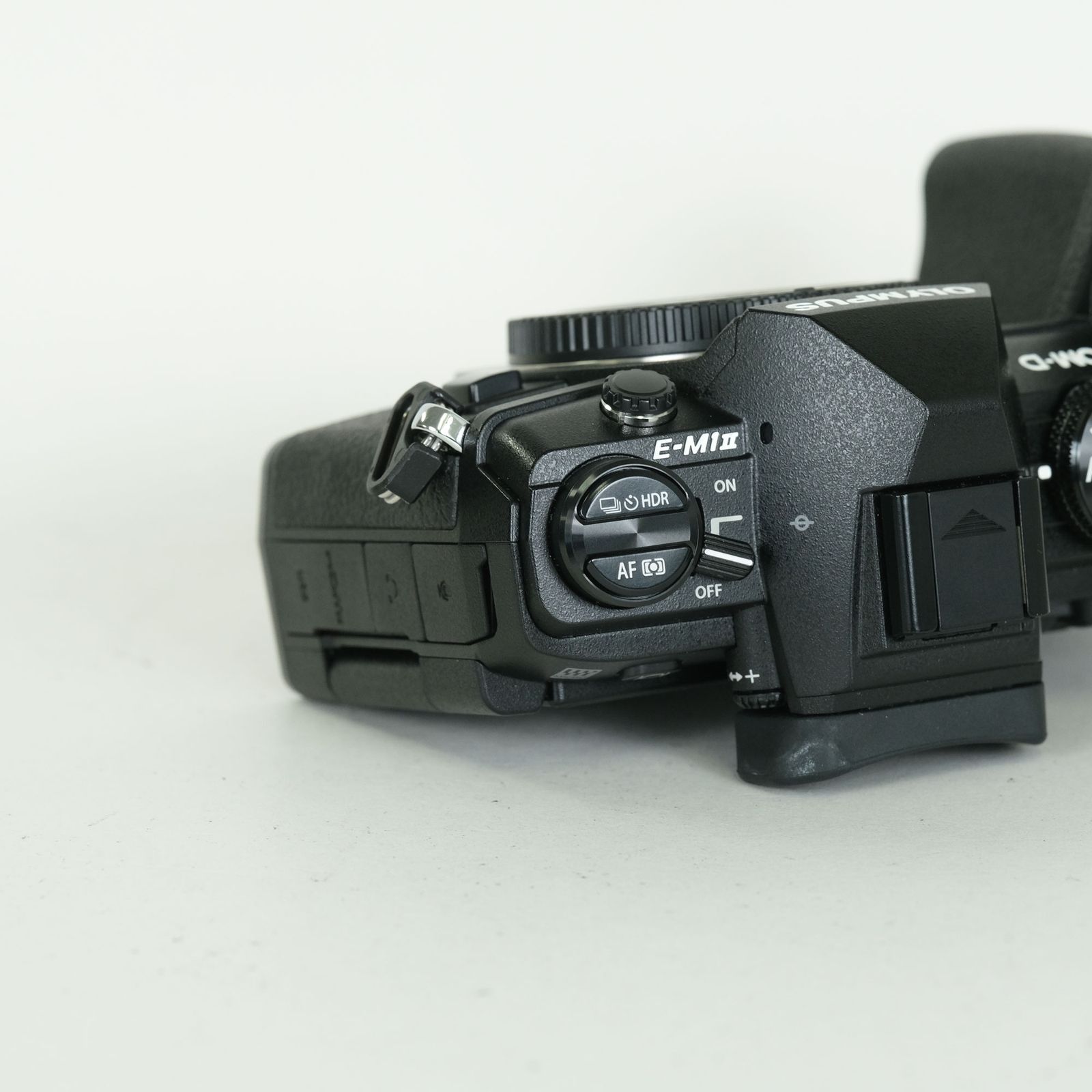 美品 | シャッター数1,573回｜バッテリー2個付] OLYMPUS OM-D E-M1