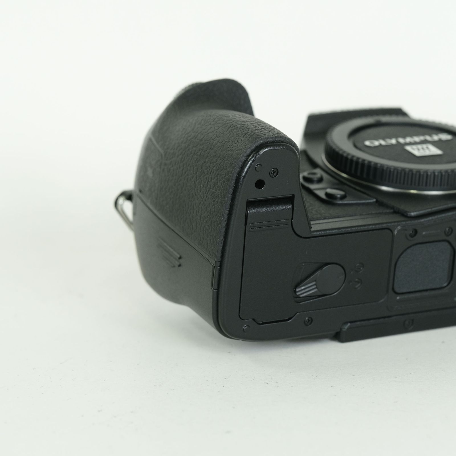 OLYMPUS OM-D E-M1 MarkⅡ ボディ純正バッテリー2個付き 美品 | シャッター数1,573回｜バッテリー2個付] OLYMPUS OM-D E-M1