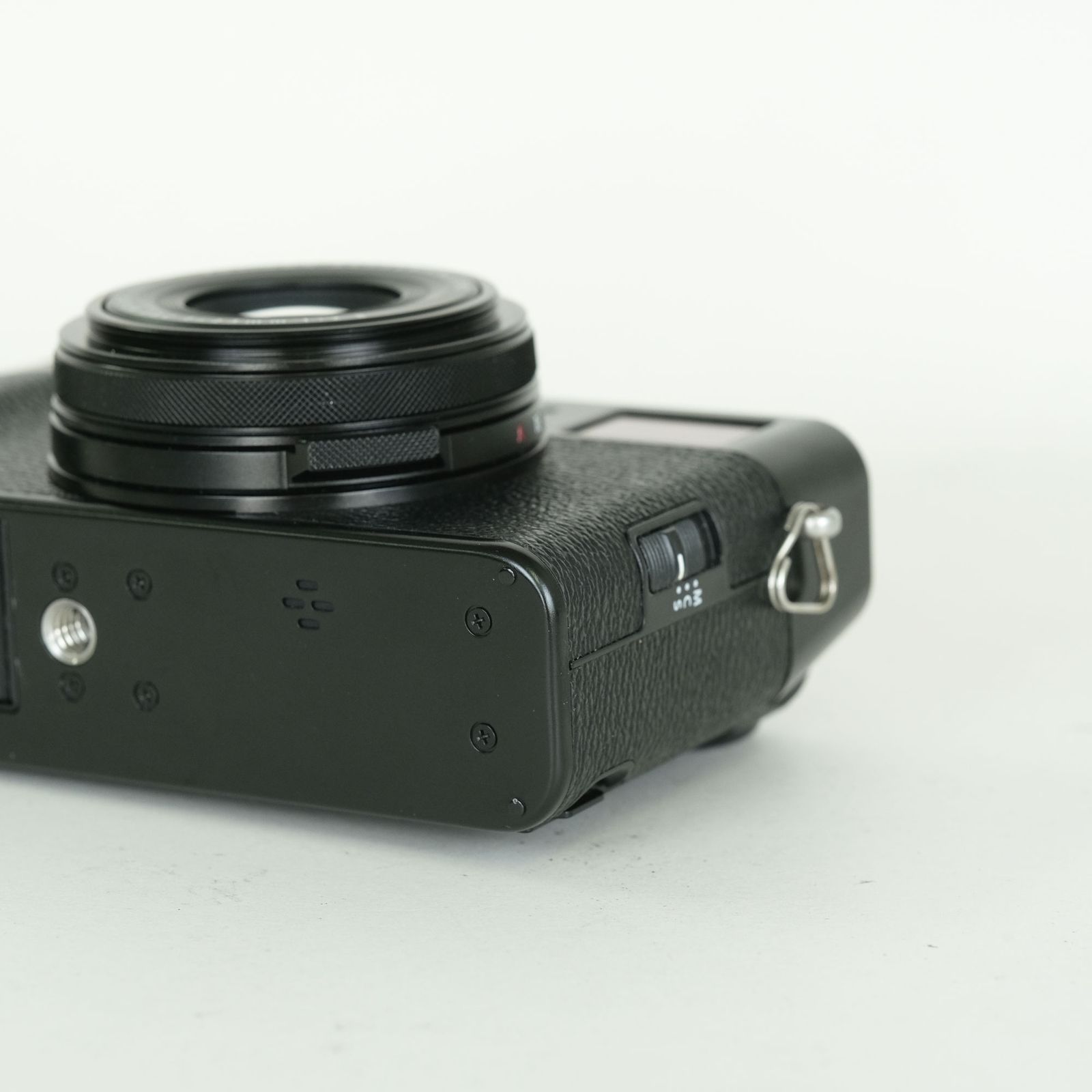 良品 | シャッター数8,300回｜別売り付属品多数付] FUJIFILM X100V