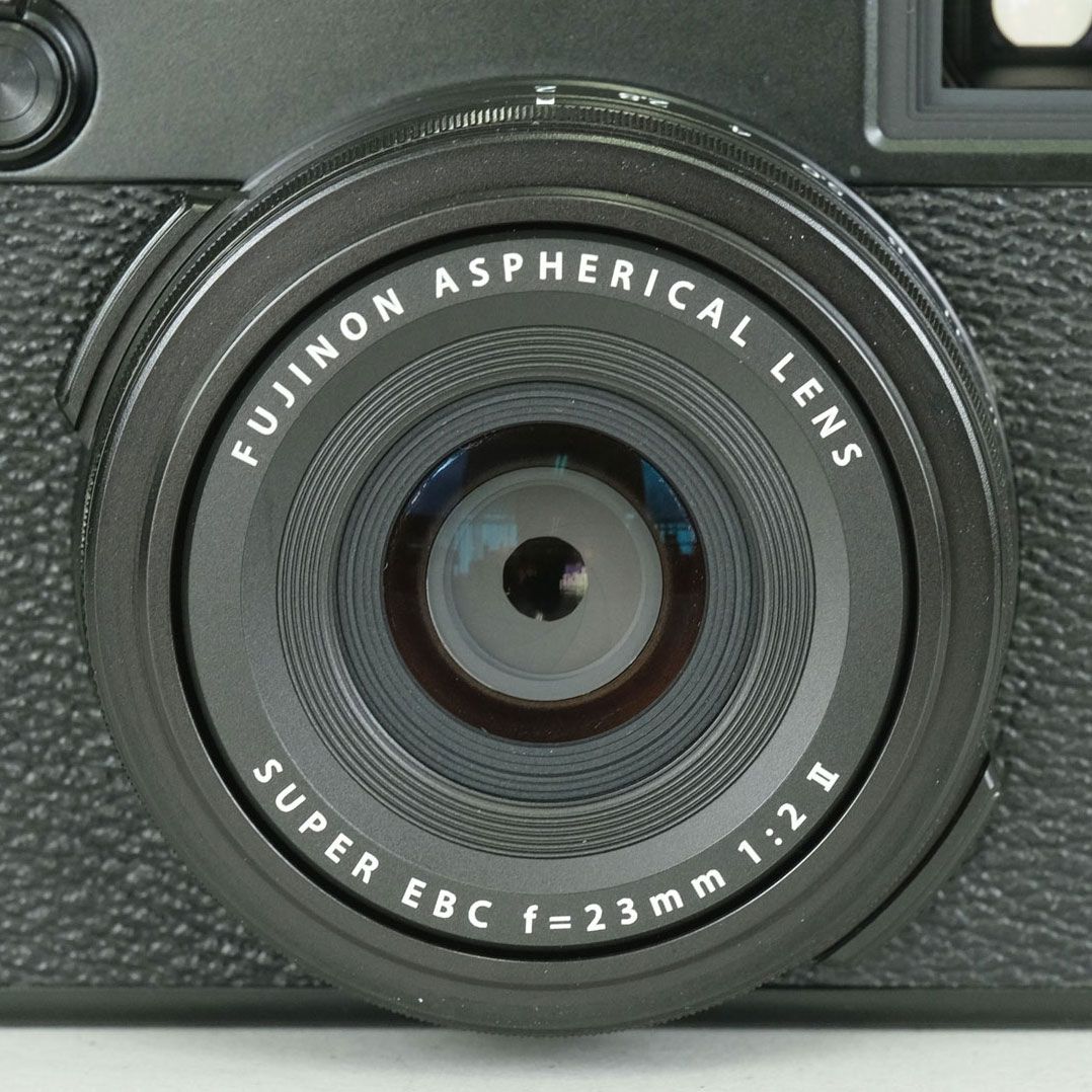 良品 | シャッター数8,300回｜別売り付属品多数付] FUJIFILM X100V