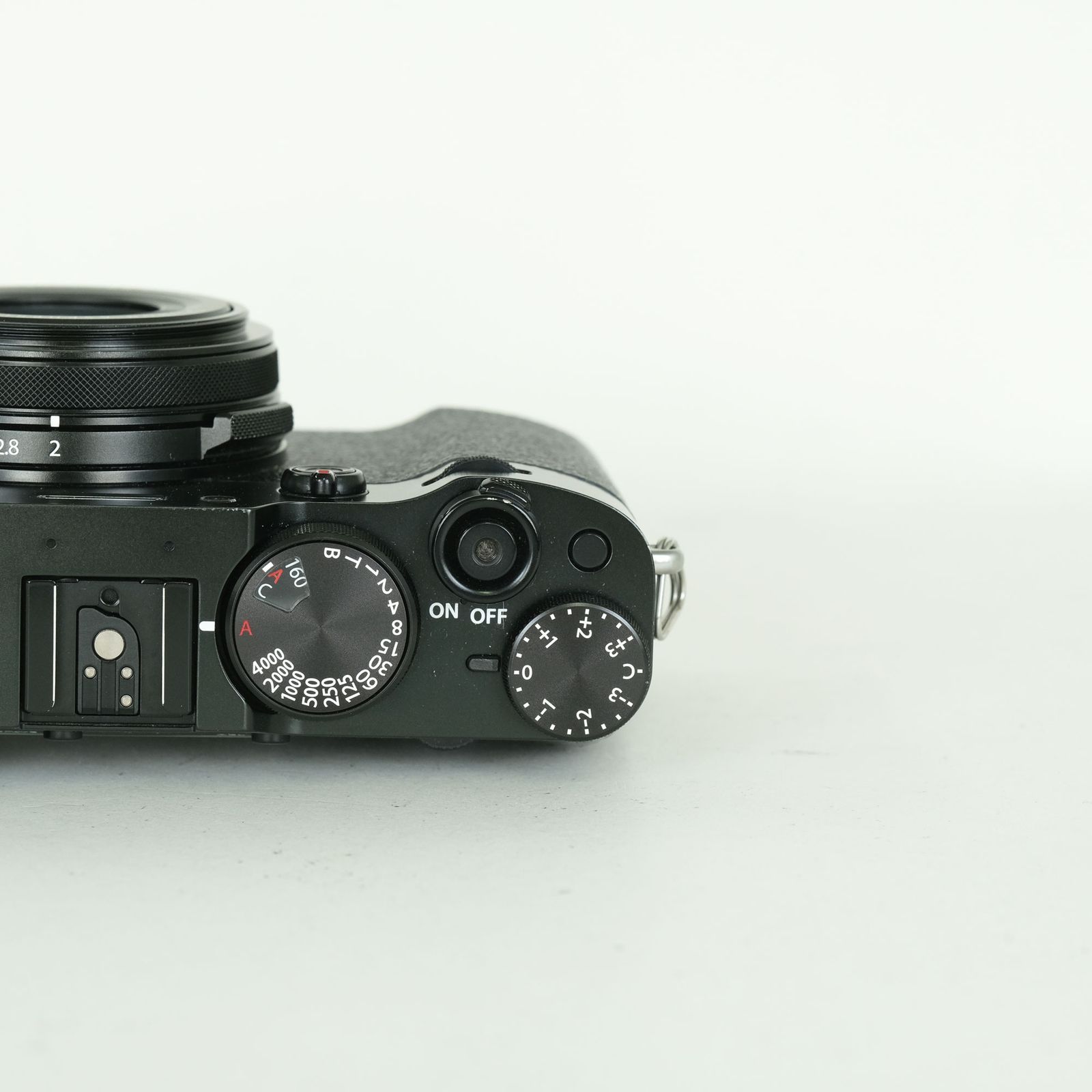 良品 | シャッター数8,300回｜別売り付属品多数付] FUJIFILM X100V