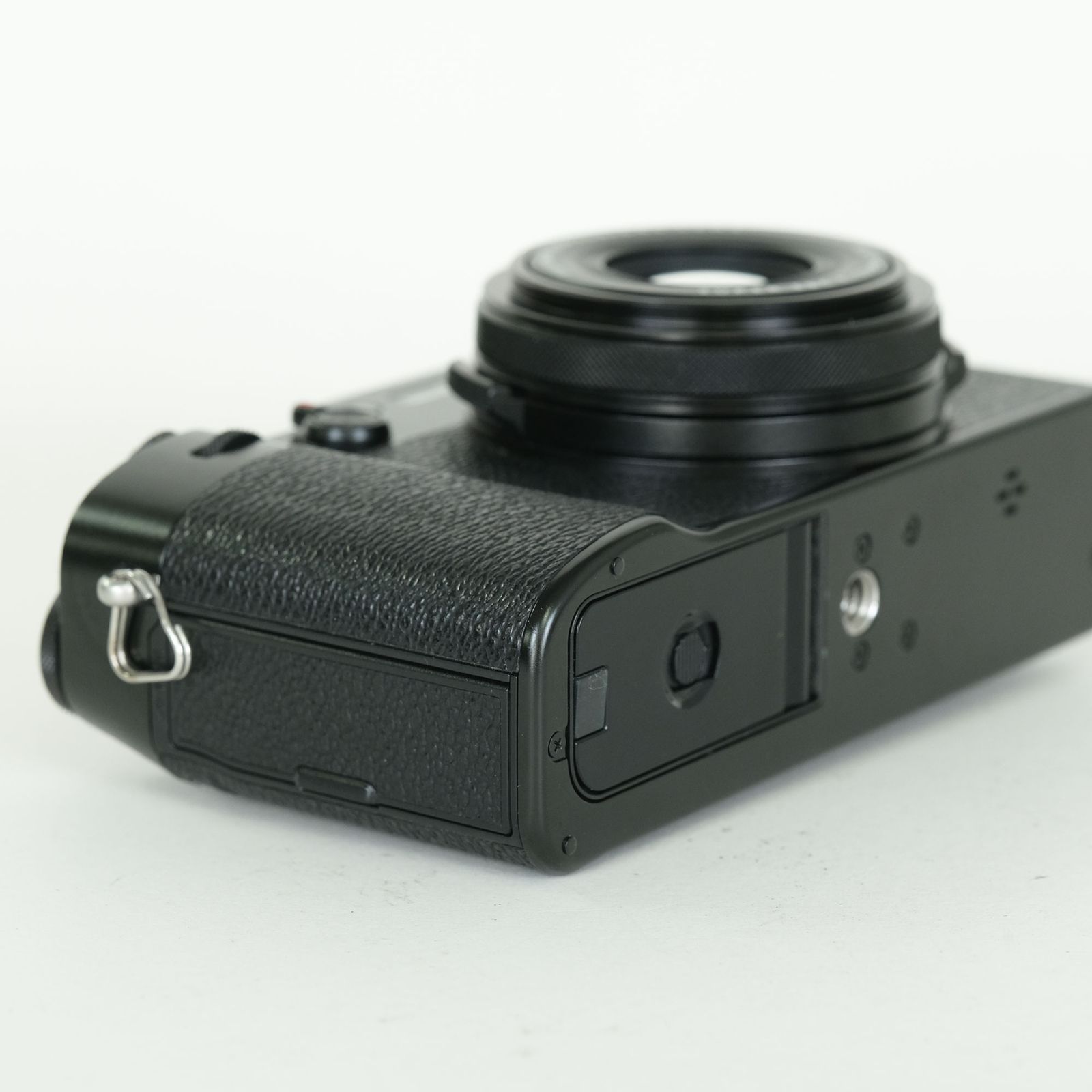 良品 | シャッター数8,300回｜別売り付属品多数付] FUJIFILM X100V