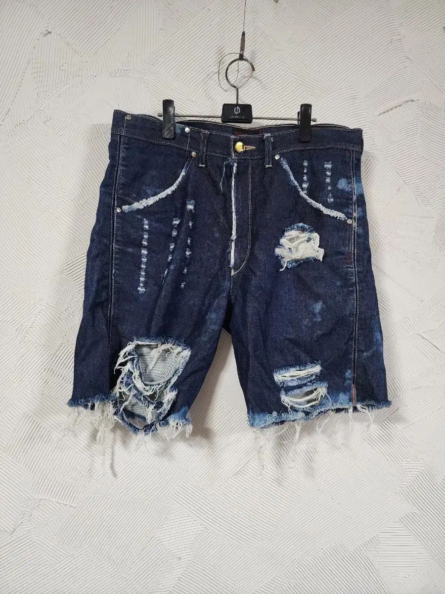 リーバイス エンジニアドジーンズ ダメージ ハーフパンツ