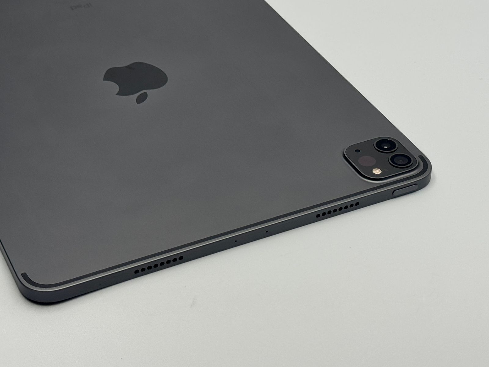 iPad Pro 11 第3世代 128GB スペースグレイ 中古C - メルカリ