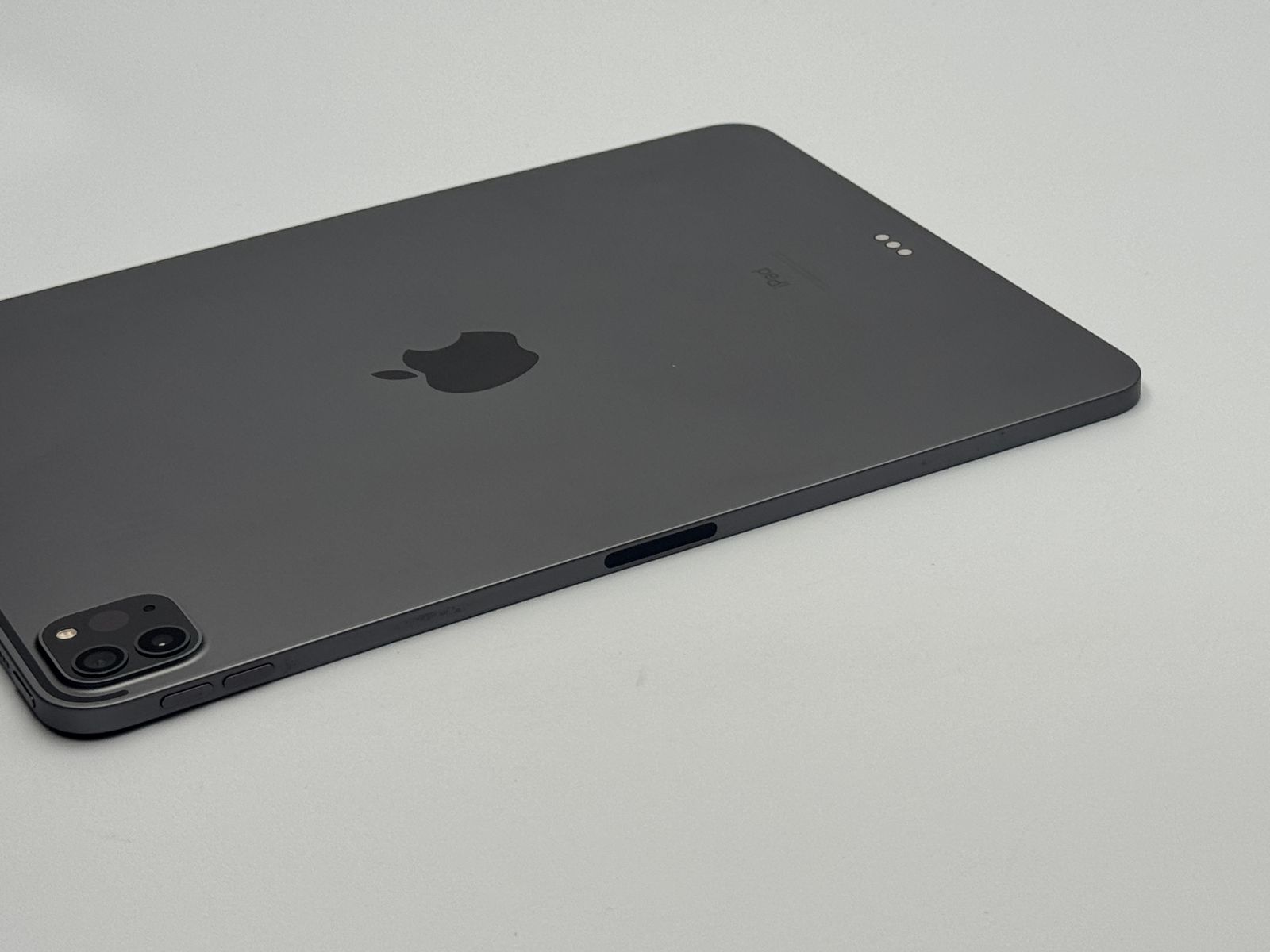 箱付き中古D】iPad Pro 11-inch 第2世代 128GB スペースグレイ Wi-Fi