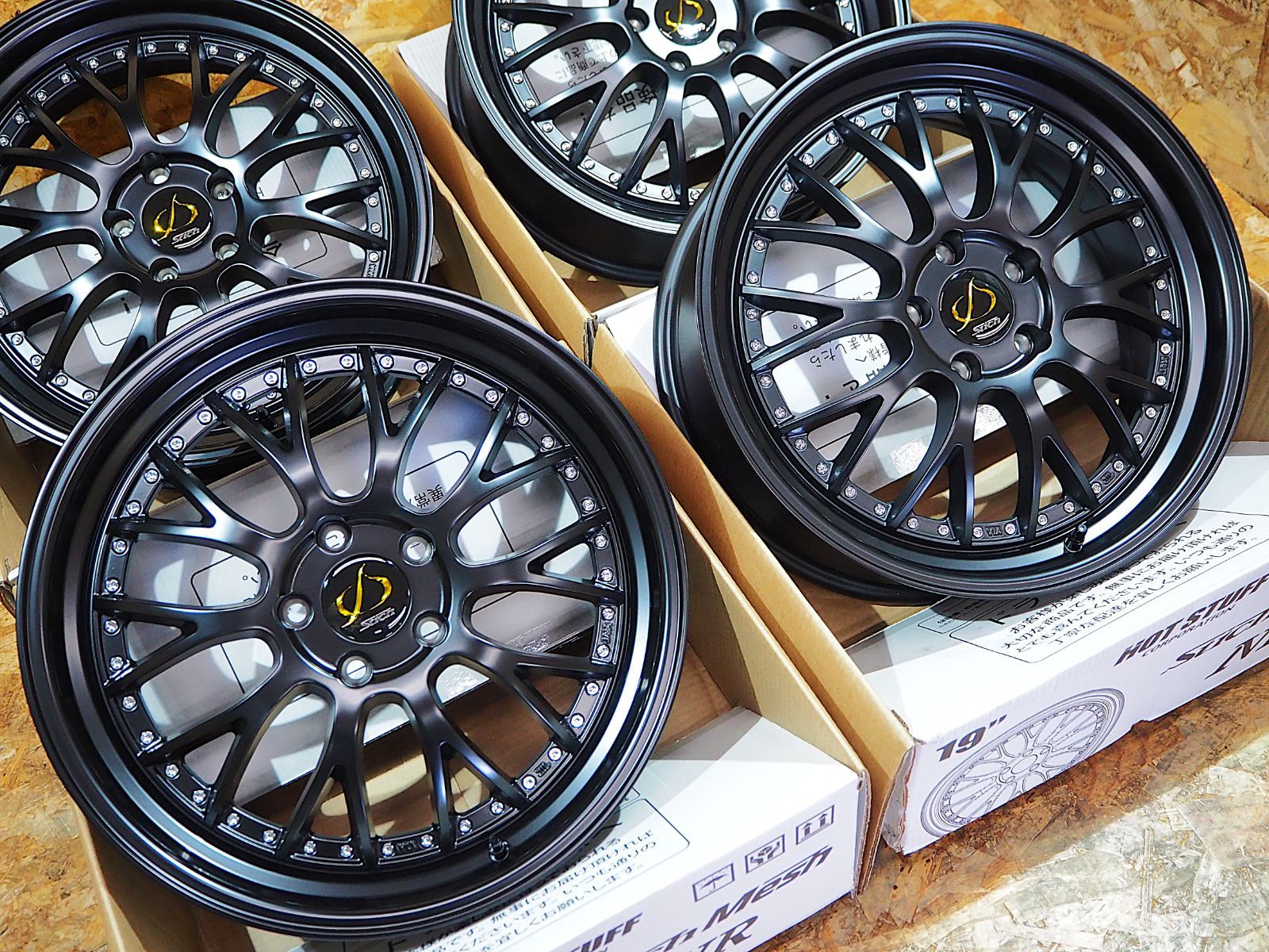 ★王道ドレスアップ★19インチ8J+42 5H114.3 新品 人気 シュティッヒ メッシュ NR セミグロスブラック ホイール1台分 60系プリウス アルファード ヴェルファイア クラウン ハリアー エクストレイル CX-60 CX-80 アウトランダー