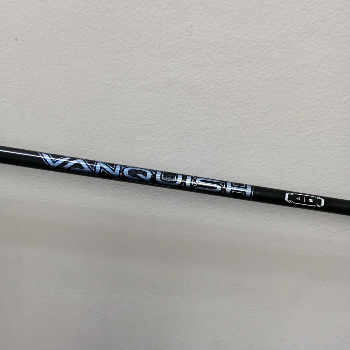 【コブラ用スリーブ装着品】三菱ケミカル VANQUISH 4（S）シャフト　ドライバー用の長さ