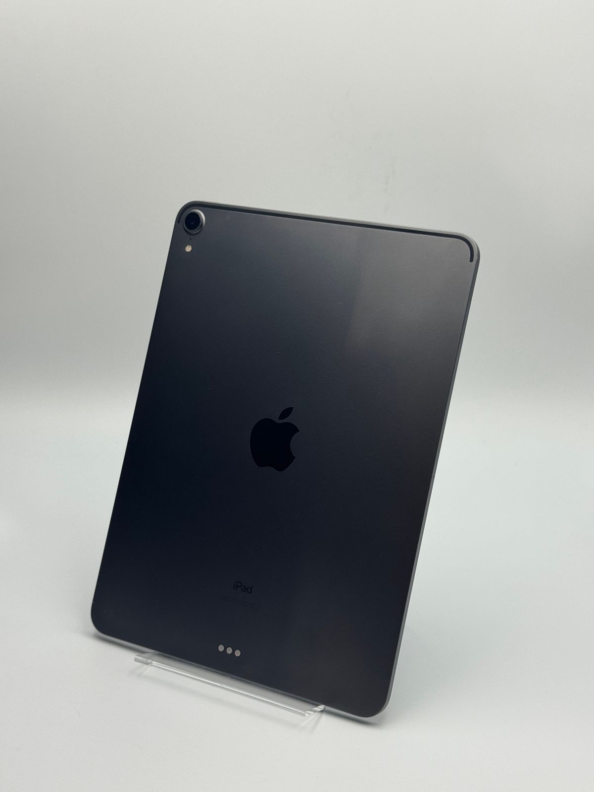 iPad Pro 11 第1世代 256GB スペースグレイ 中古B - メルカリ