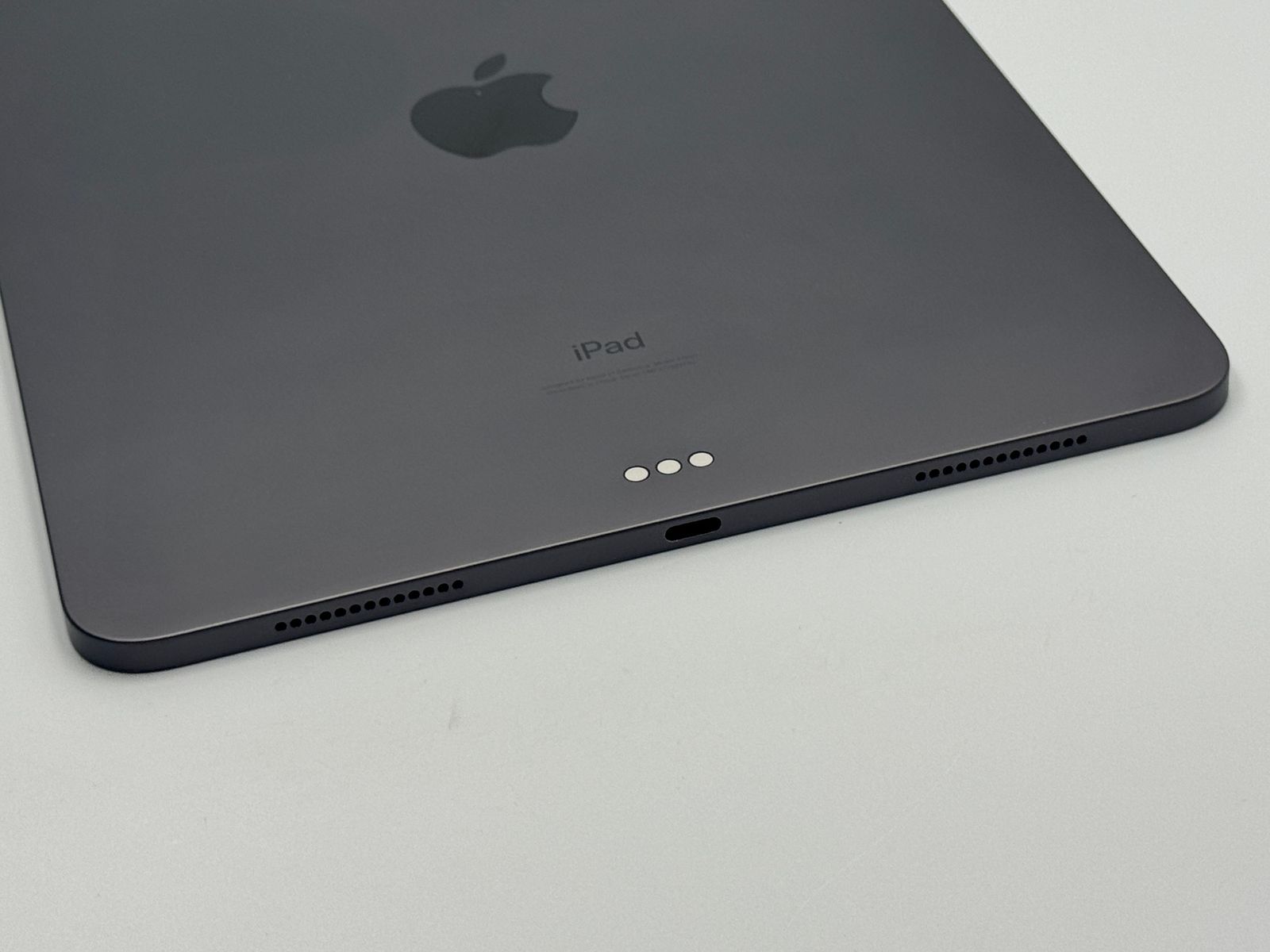 安い，爆買い 【箱付き中古B】iPad Pro 11-inch 第1世代 256GB スペース