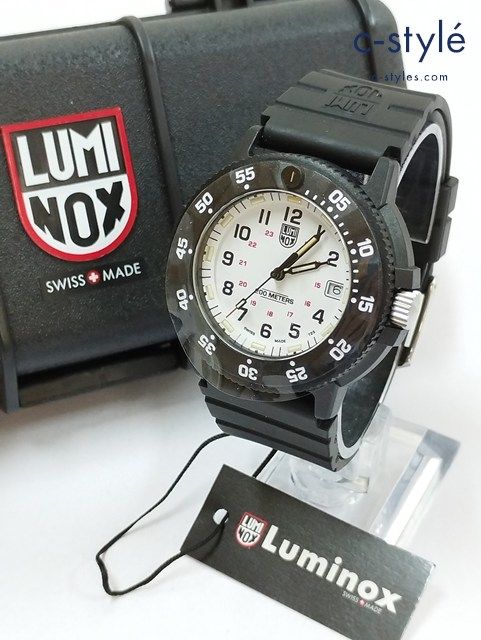 D405 [動作品] Luminox ルミノックス 腕時計 ホワイト×ブラック NAVY SEAL クォーツ式 3000 EVO SERIES Ref.3007.EVO.S | ★