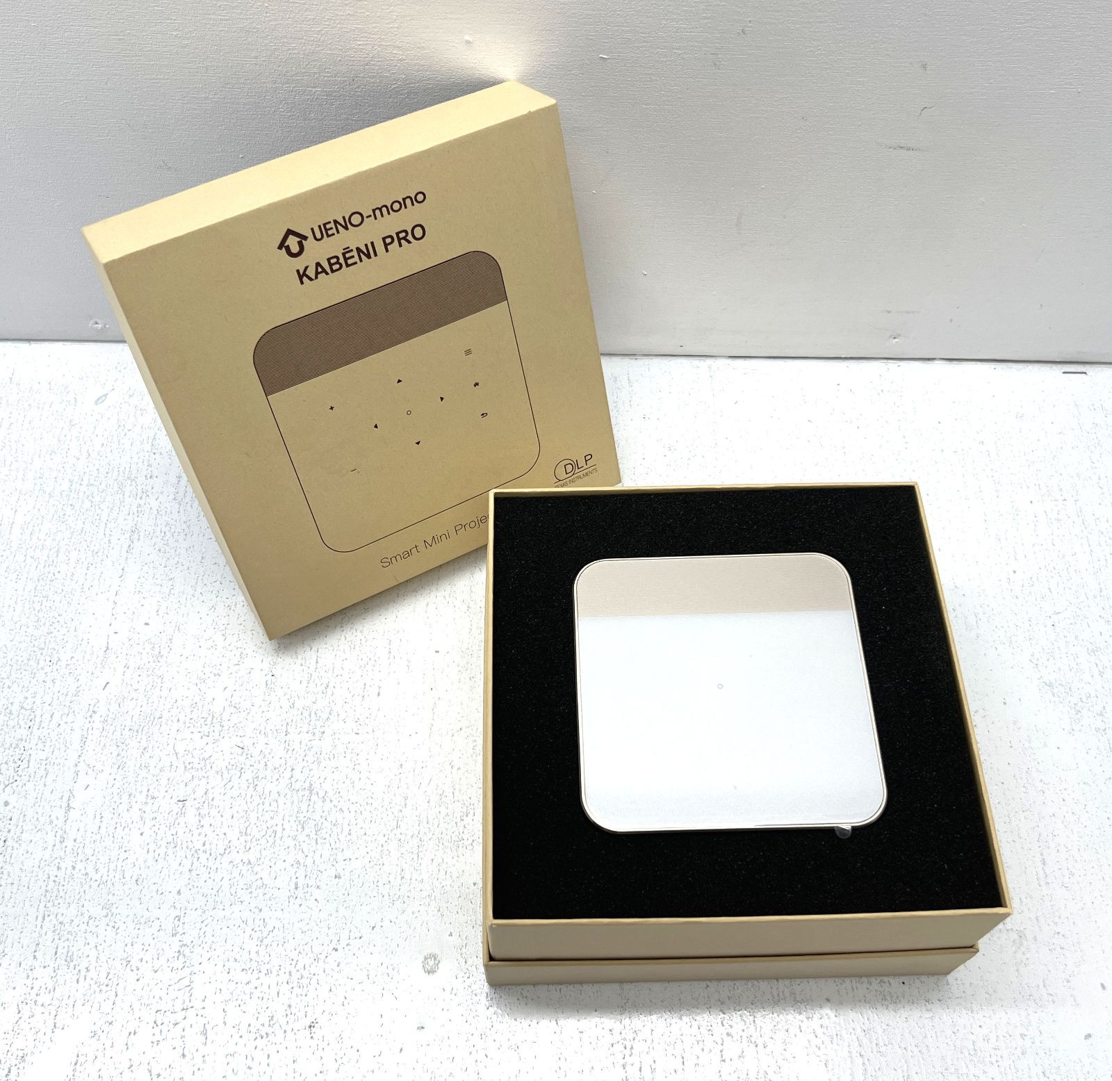 [盛岡66-0013] UENO-mono KABENI PRO カベーニPRO T90AQ モバイルプロジェクター【中古/80】