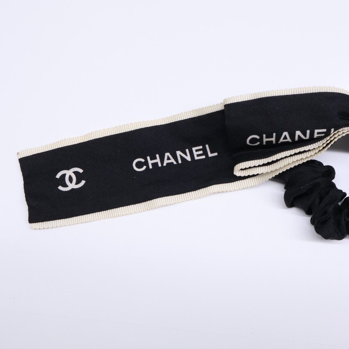 CHANEL シャネル ロゴリボン ヘアゴム シュシュ - メルカリ