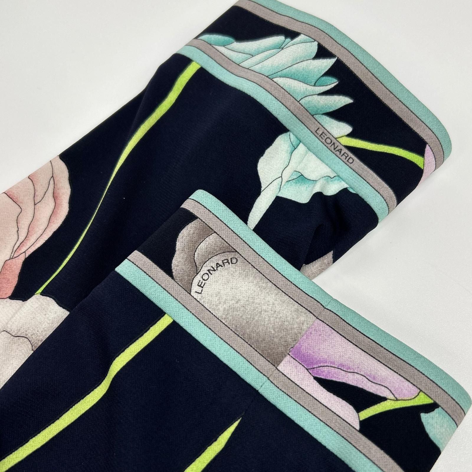 LEONARD レオナール 【FASHION】ネイビー カンカン素材 花柄総柄 LL