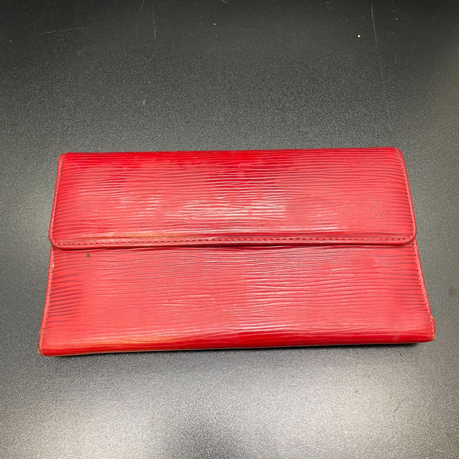 ルイヴィトン 　 エピ 長財布　赤 B26051863