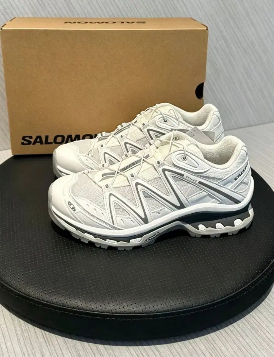 正規品 SALOMON サロモン トレイルシューズ 410523