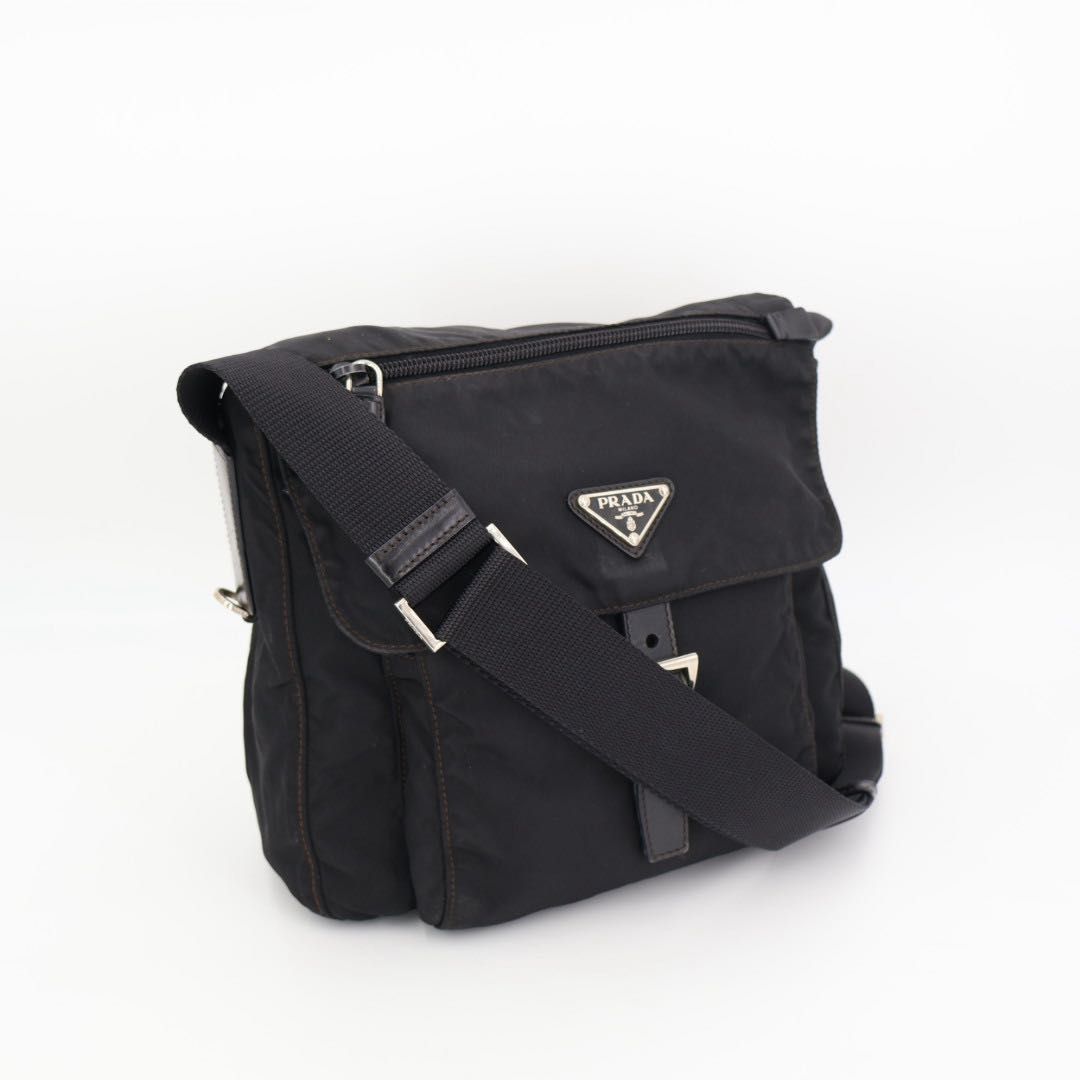 プラダ PRADA ショルダーバッグ 斜め掛け ナイロン レザー NERO 黒 ブラック シルバー金具
