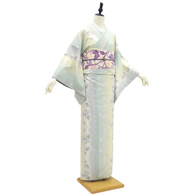 【新古品】 白大島 着物 本場大島紬 大島紬 未使用 正絹 袷 白南風 伝統工芸士 紫峰 作 ７マルキ カタス式 白 黄色 黄緑 蔦 桜 やまと扱い カジュアル 春 秋 冬 証紙付き 仕立て上がり 身丈160 裄丈66.5 Ｍサイズ みやがわ sb17587