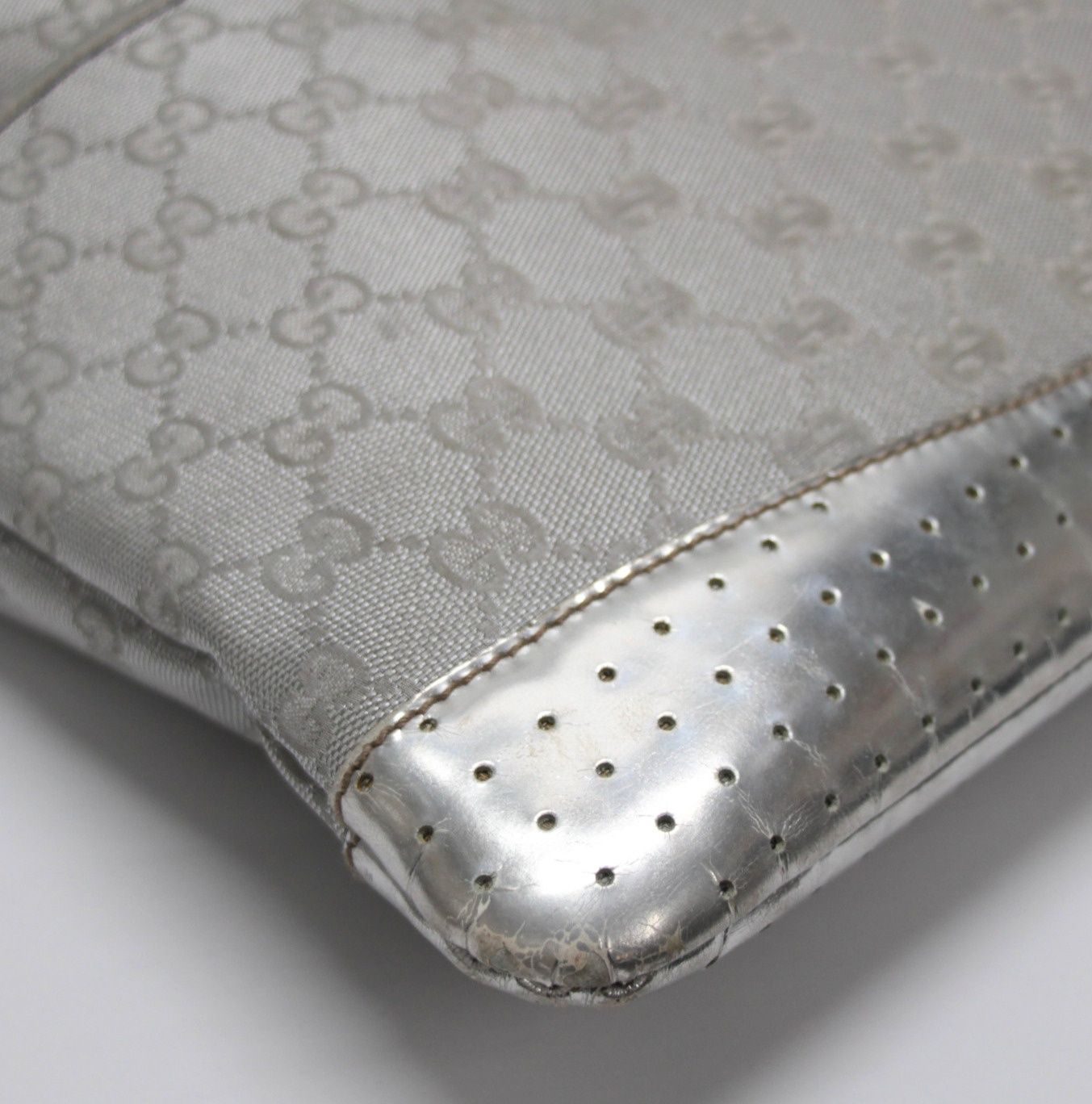 GUCCIショルダーバッグ GUCCI グッチ ショルダーバッグ GGキャンバス シルバー 145857 【74470