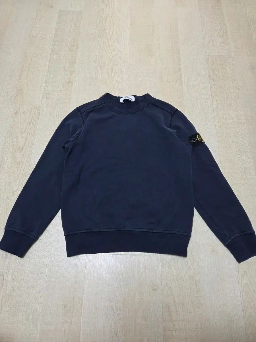 8Y ストーンアイランドジュニア マンツーマン Tシャツ