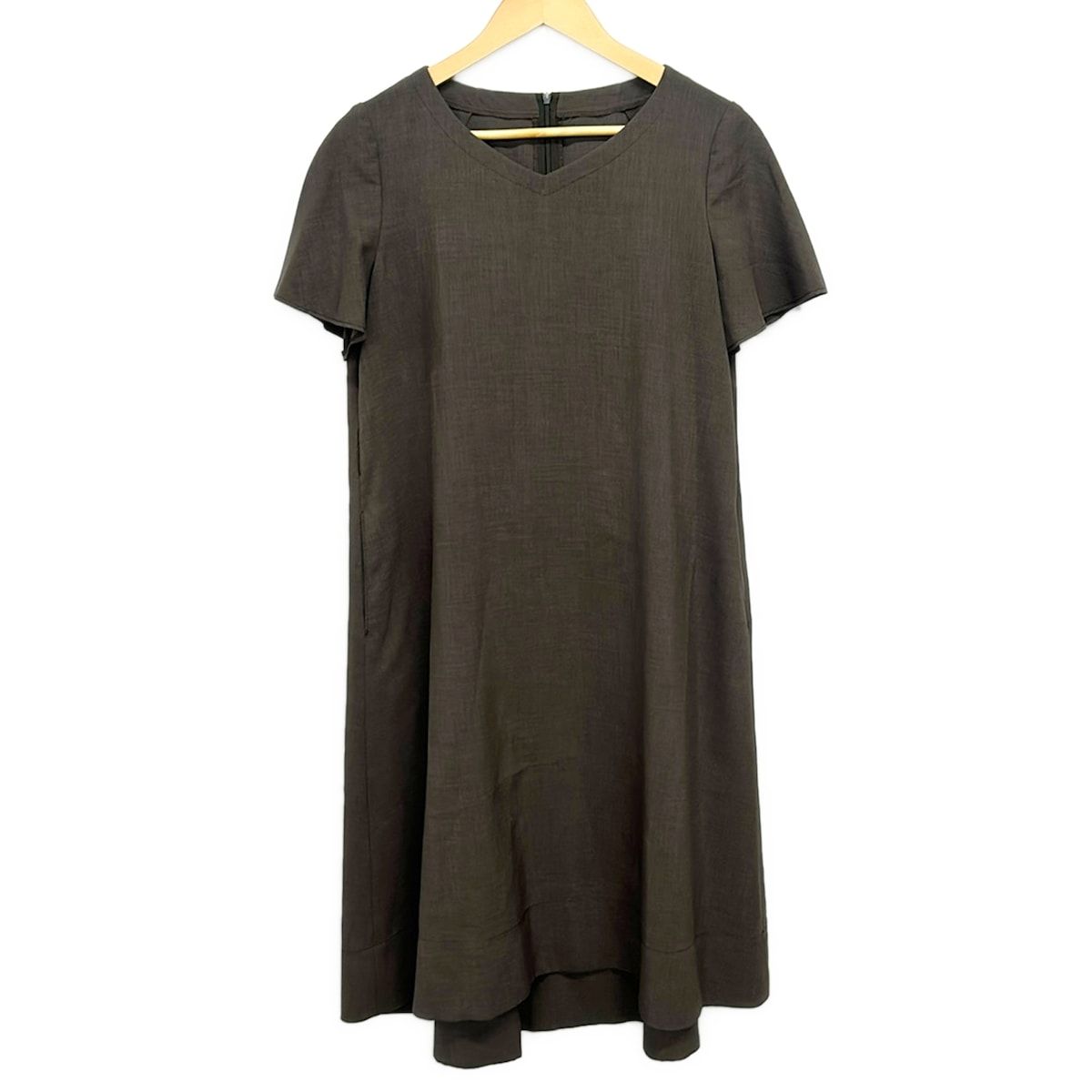Leilian(レリアン) ワンピース サイズ11 M レディース美品 - カーキ Vネック/半袖/ロング