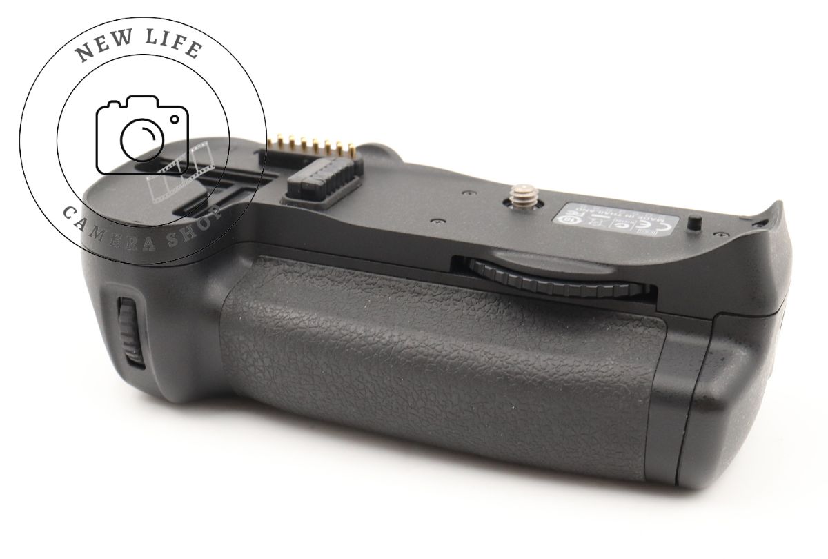 美品☆Nikon ニコン MB-D10 バッテリーグリップ ###18060 - メルカリ