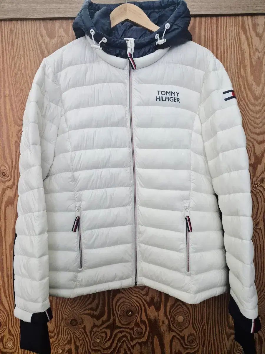 (新品)トミーヒルフィガー メンズ 軽量ダウン アウター XL