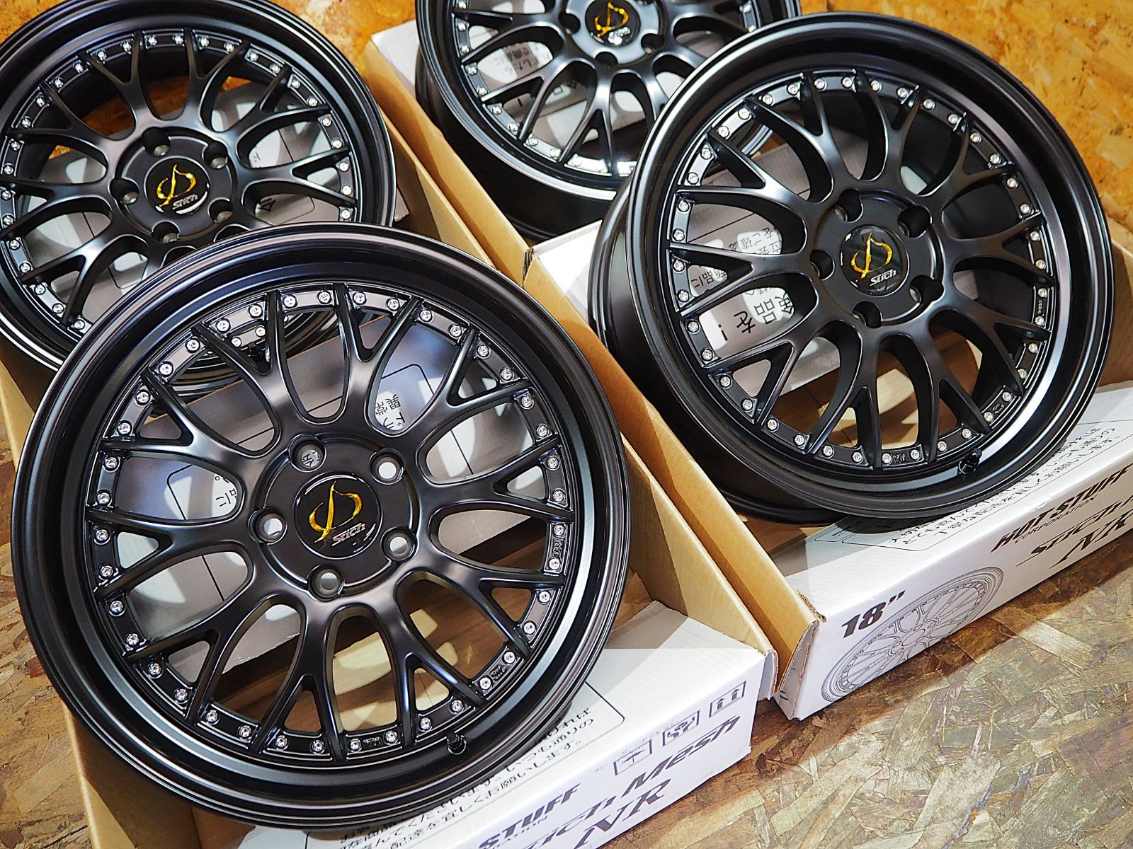 ★王道ドレスアップ★18インチ7J+38 5H114.3 新品 人気 シュティッヒ メッシュ NR セミグロスブラック ホイール1台分 60系 プリウス 90系 ノア VOXY 30系 アルファード ヴェルファイア ハリアー RAV4 RP系 ステップワゴン