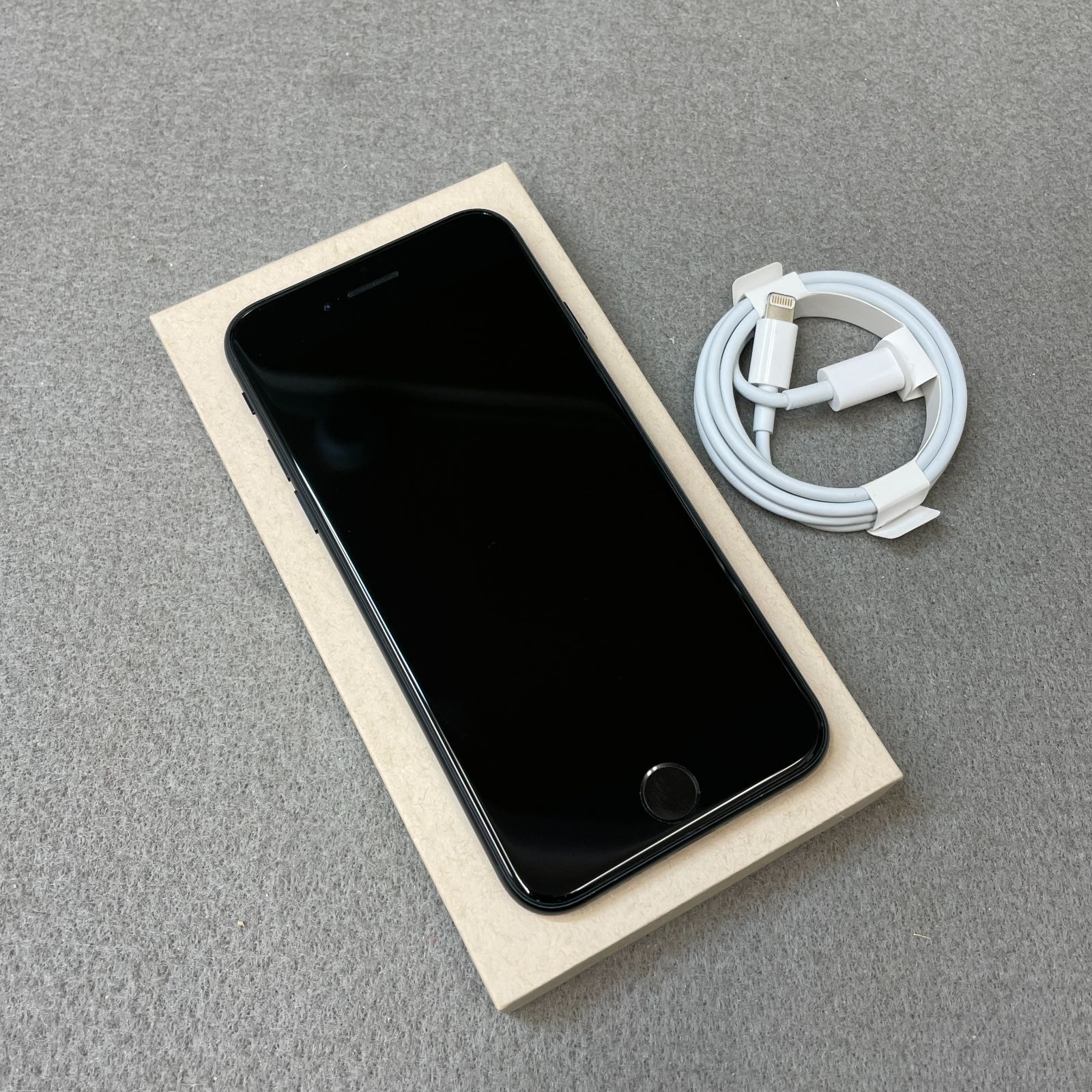 iPhone SE3 64GB ミッドナイト バッテリー95% SIMフリー - メルカリ