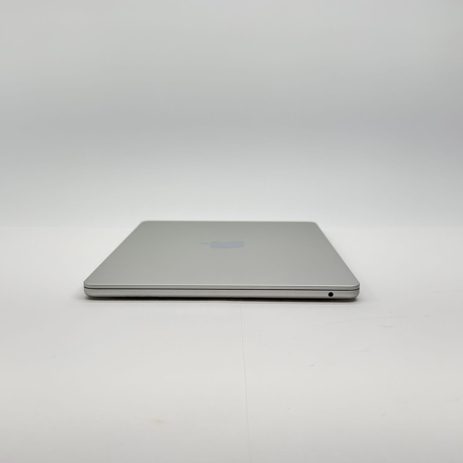 美品 Apple MacBook Air 13インチ 2026 MDH74J/A M5 16GB 512GB